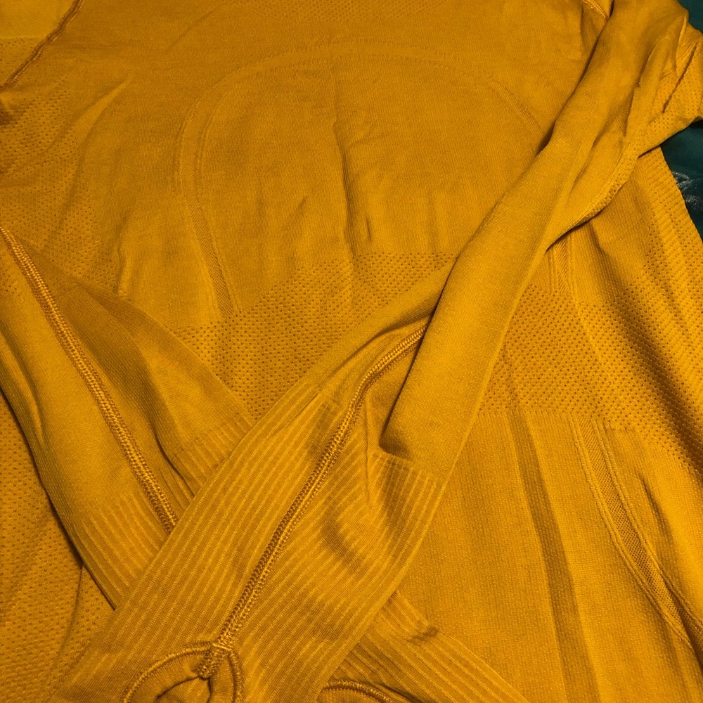 Lululemon long sleeve athletic shirt